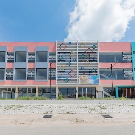 Sans Hotel Berau Square Tanjung Redep Ngoại thất bức ảnh