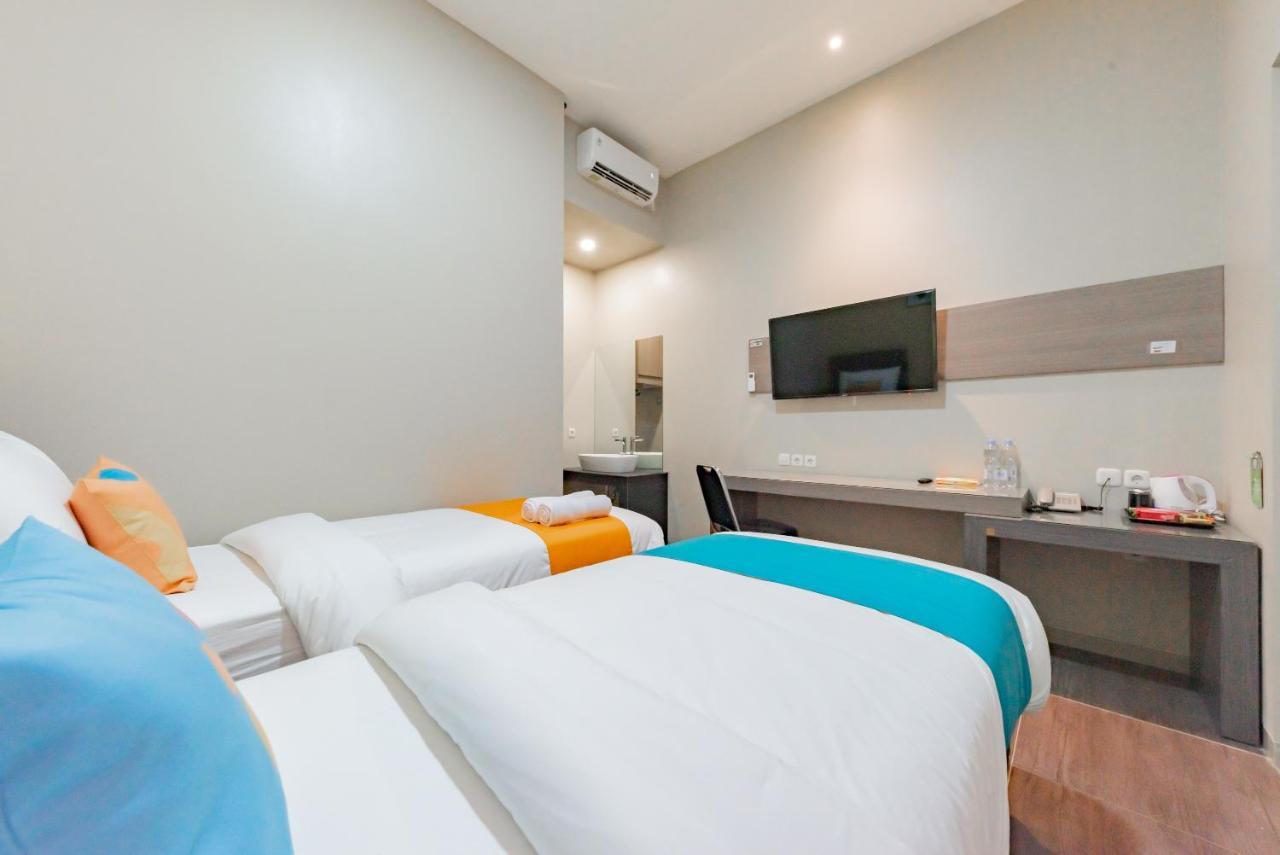 Sans Hotel Berau Square Tanjung Redep Ngoại thất bức ảnh